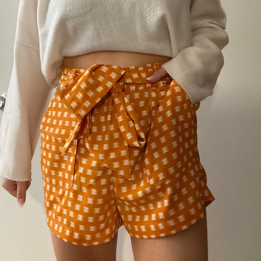 high waisted shorts with belt